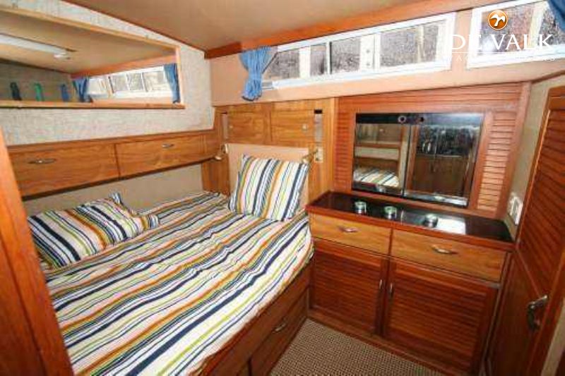 PRINCESS 37 motor yacht for sale | De Valk Yacht Brokers