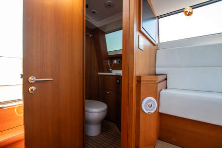 CUSTOM RELIANT X40T LIMOUSINE TENDER