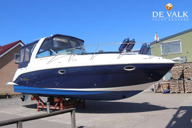 RINKER FIESTA VEE 320