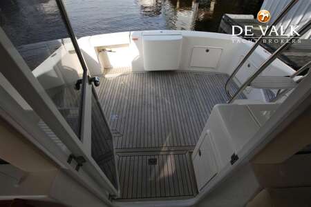 RIVIERA 33 FLYBRIDGE