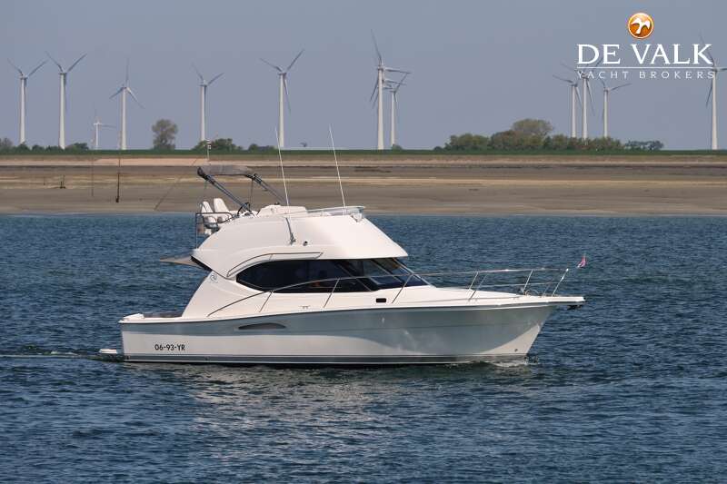 RIVIERA 33 FLYBRIDGE