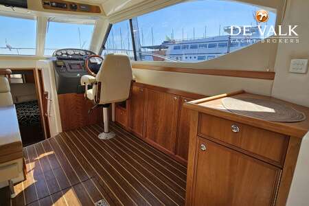 RIVIERA 33 FLYBRIDGE