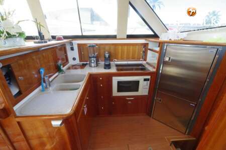 RIVIERA 48 FLYBRIDGE