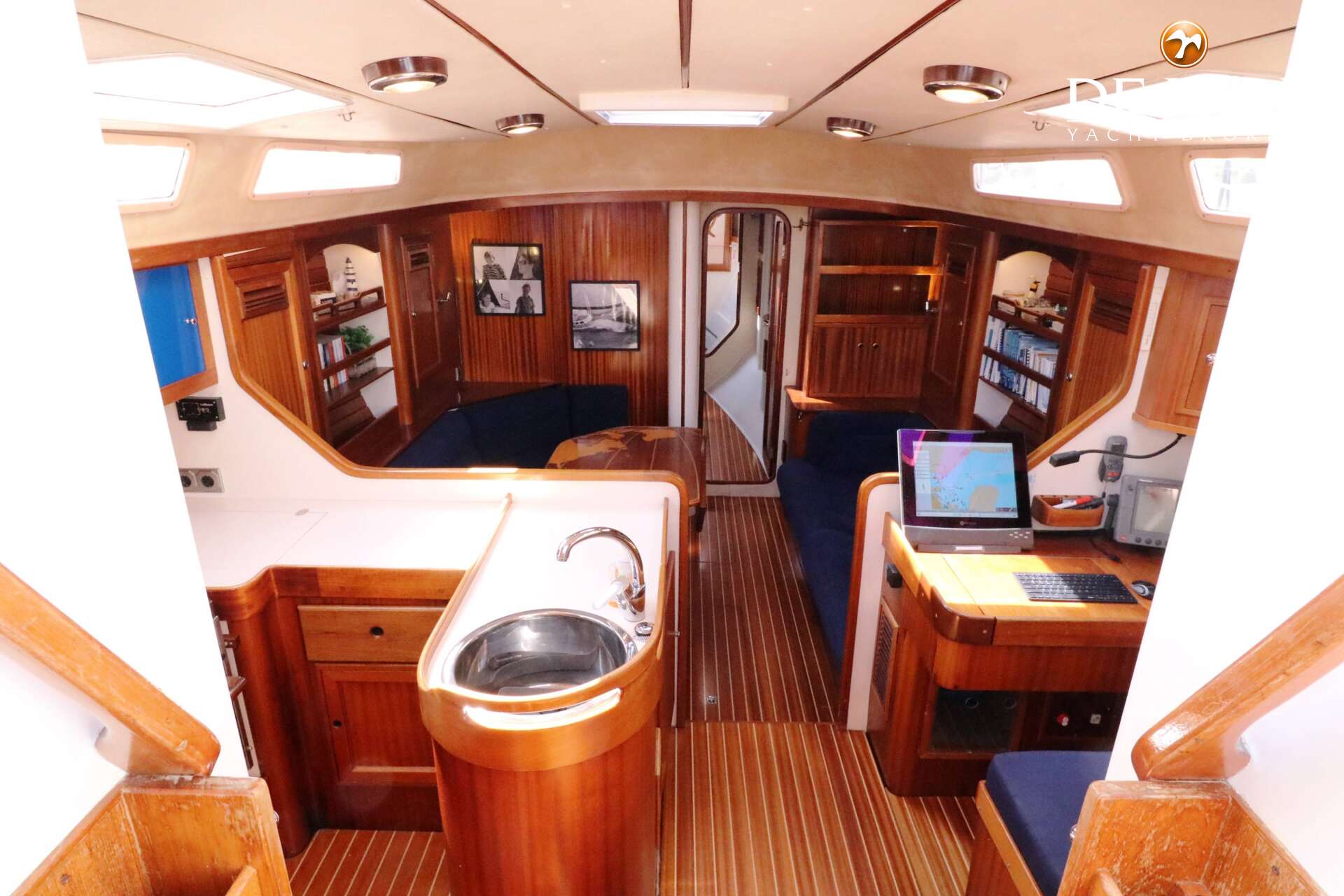 SAFFIER 46 sailing yacht for sale De Valk Yacht broker