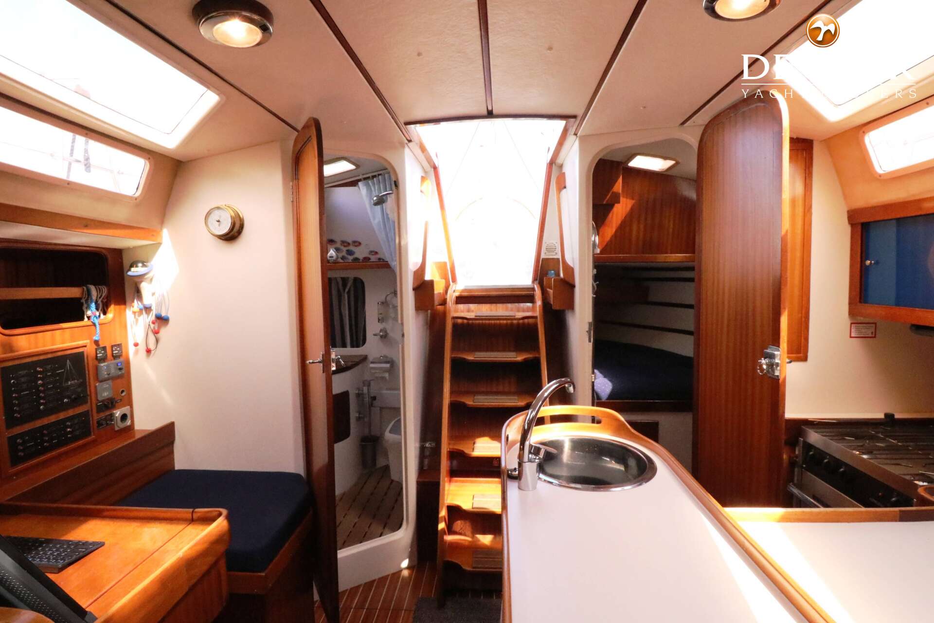 SAFFIER 46 sailing yacht for sale De Valk Yacht broker