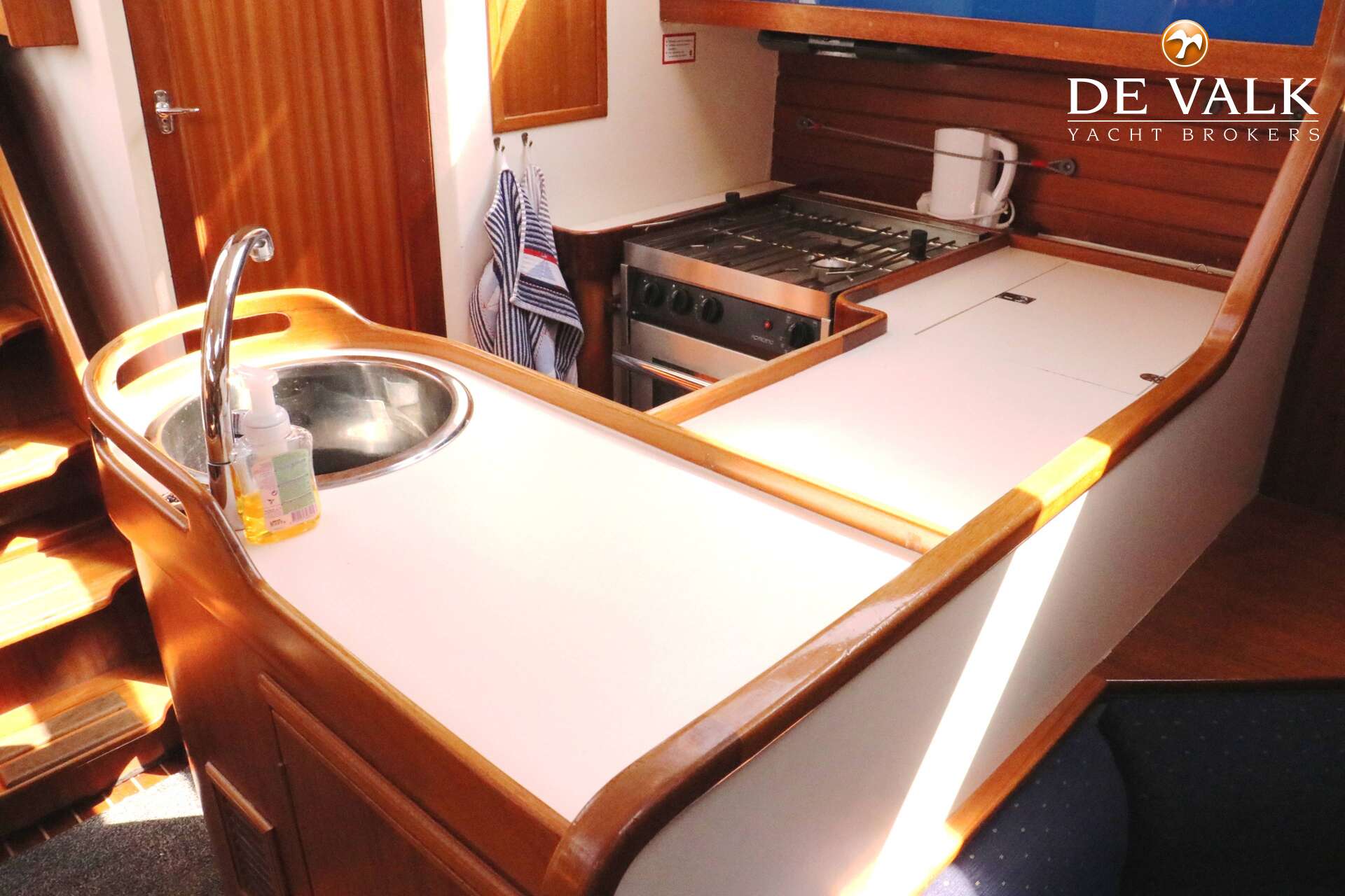 SAFFIER 46 sailing yacht for sale De Valk Yacht broker