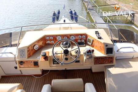 SEA RAY 380 AFT CABIN