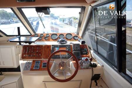 SEA RAY 380 AFT CABIN