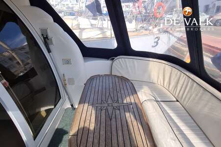 SEALINE F33 FLYBRIDGE