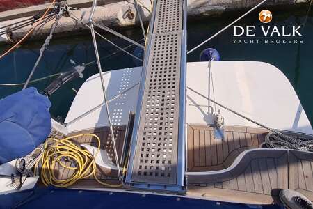 SEALINE F33 FLYBRIDGE