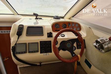 SEALINE F33 FLYBRIDGE