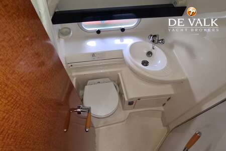 SEALINE F33 FLYBRIDGE