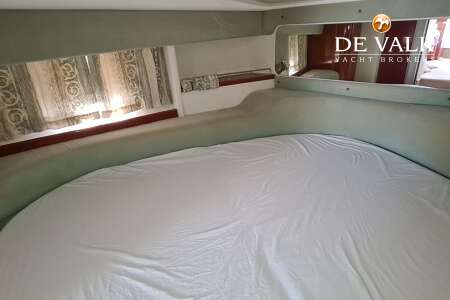 SEALINE F33 FLYBRIDGE