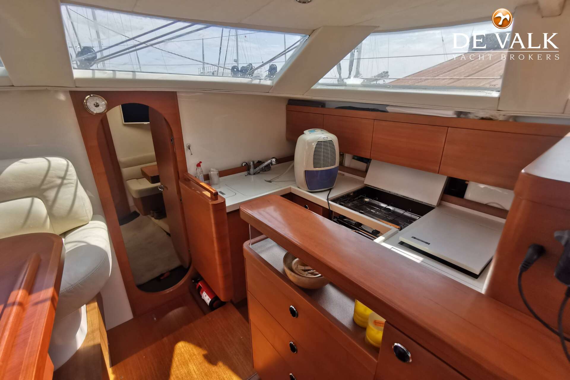 SHIPMAN 50 sailing yacht for sale De Valk Yacht broker