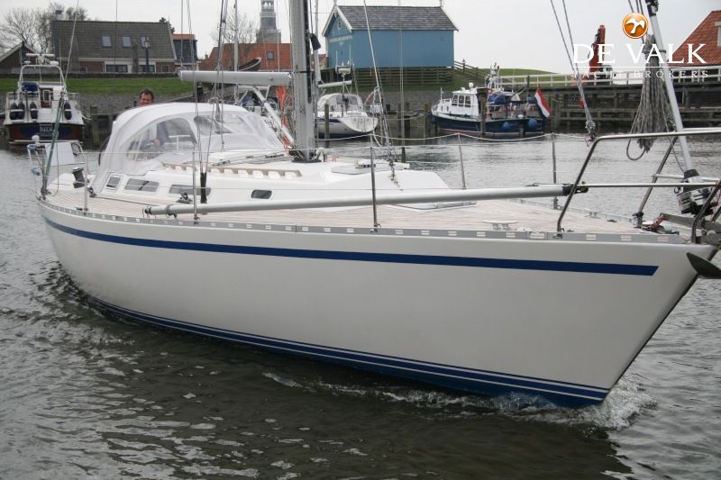 spirit yacht 37