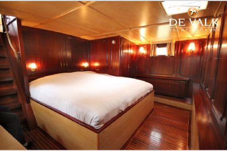 STEEL MOTORYACHT 1900