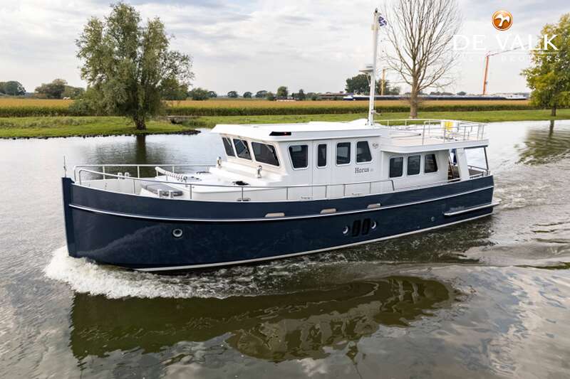 STEELER EXPLORER 50 PILOTHOUSE