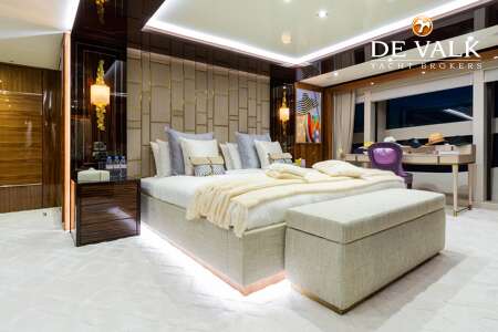 SUNSEEKER 132