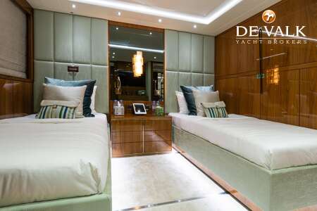 SUNSEEKER 132