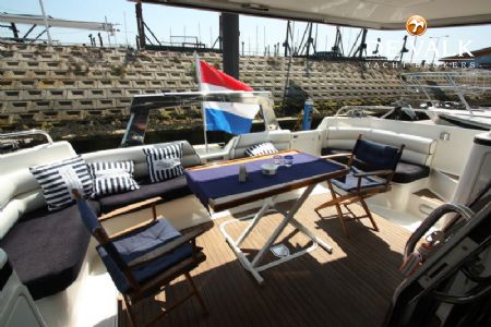 SUNSEEKER MANHATTAN 53