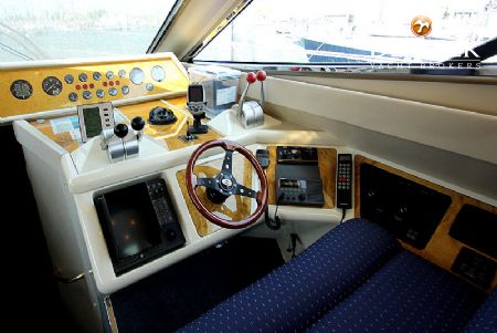 SUNSEEKER MANHATTAN 53
