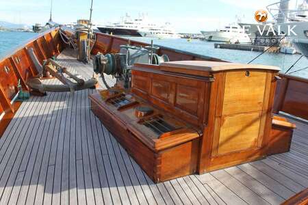 THENDARA CLASSIC SCHOONER