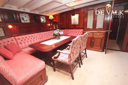 THENDARA CLASSIC SCHOONER