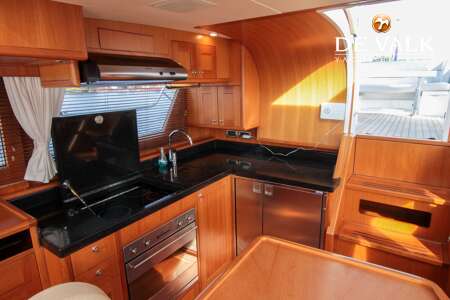 TRADER 42 SIGNATURE