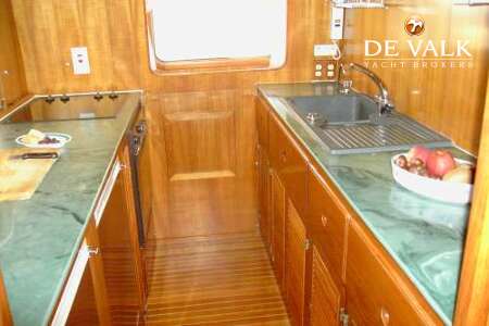 TRADER 65