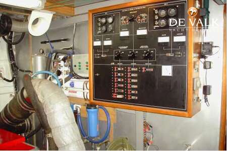 TRADER 65