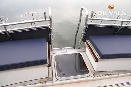 VAN DER VALK VITESSE 48