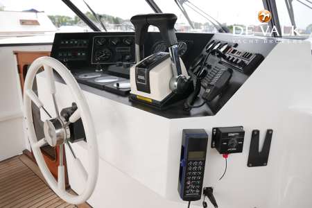 VAN DER VALK VITESSE 48
