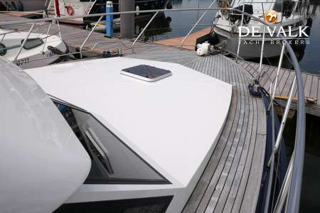 VAN DER VALK VITESSE 48