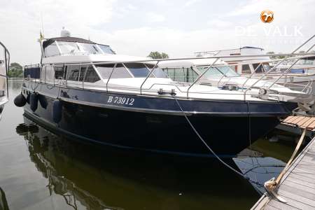 VAN DER VALK VITESSE 48