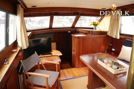 VAN DER VALK VITESSE 48