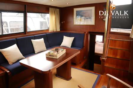 VAN DER VALK VITESSE 48