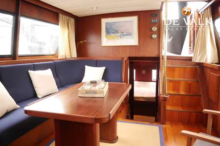 VAN DER VALK VITESSE 48