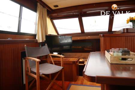 VAN DER VALK VITESSE 48