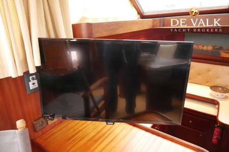 VAN DER VALK VITESSE 48