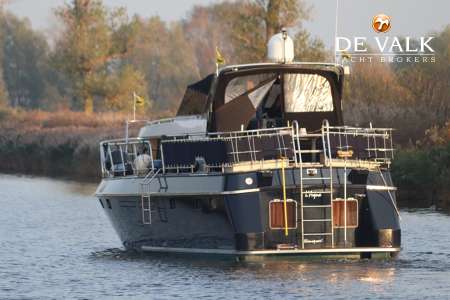 VAN DER VALK VITESSE 48