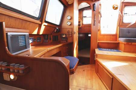 VAN DE STADT 40 NORMAN DECK SALOON