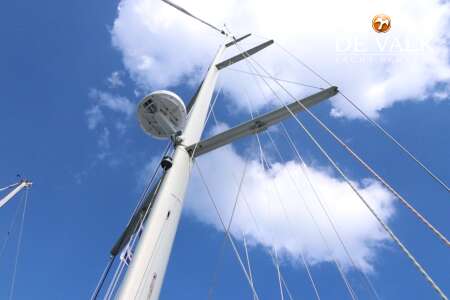 VAN DE STADT 44 SATELITE LIFT KEEL