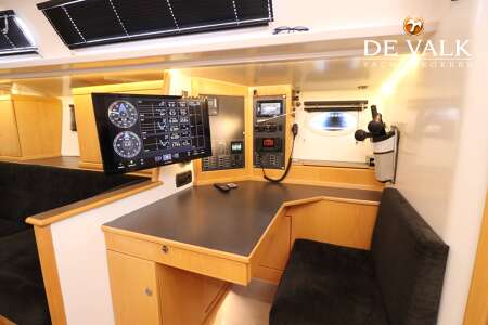 VAN DE STADT 44 SATELITE LIFT KEEL