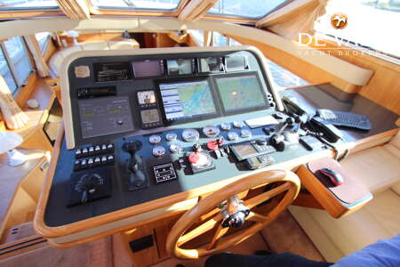 VAN DEN HOVEN 18M PACIFIC EXCLUSIVE