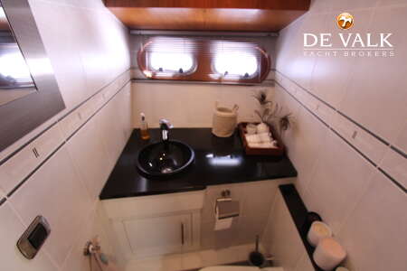 VAN DEN HOVEN 18M PACIFIC EXCLUSIVE