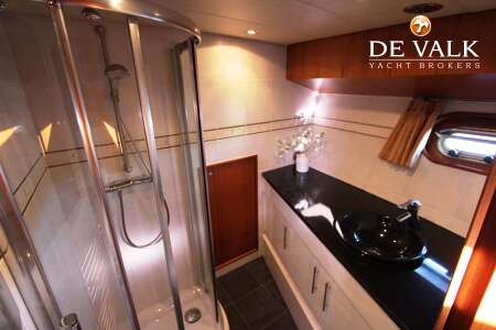 VAN DEN HOVEN 18M PACIFIC EXCLUSIVE