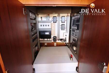 VAN DEN HOVEN 18M PACIFIC EXCLUSIVE