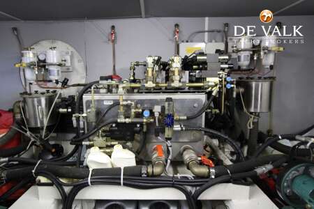 VAN DEN HOVEN 18M PACIFIC EXCLUSIVE