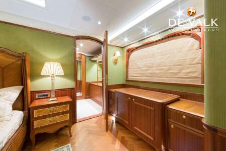 VAN DER VALK EXPLORER 37M