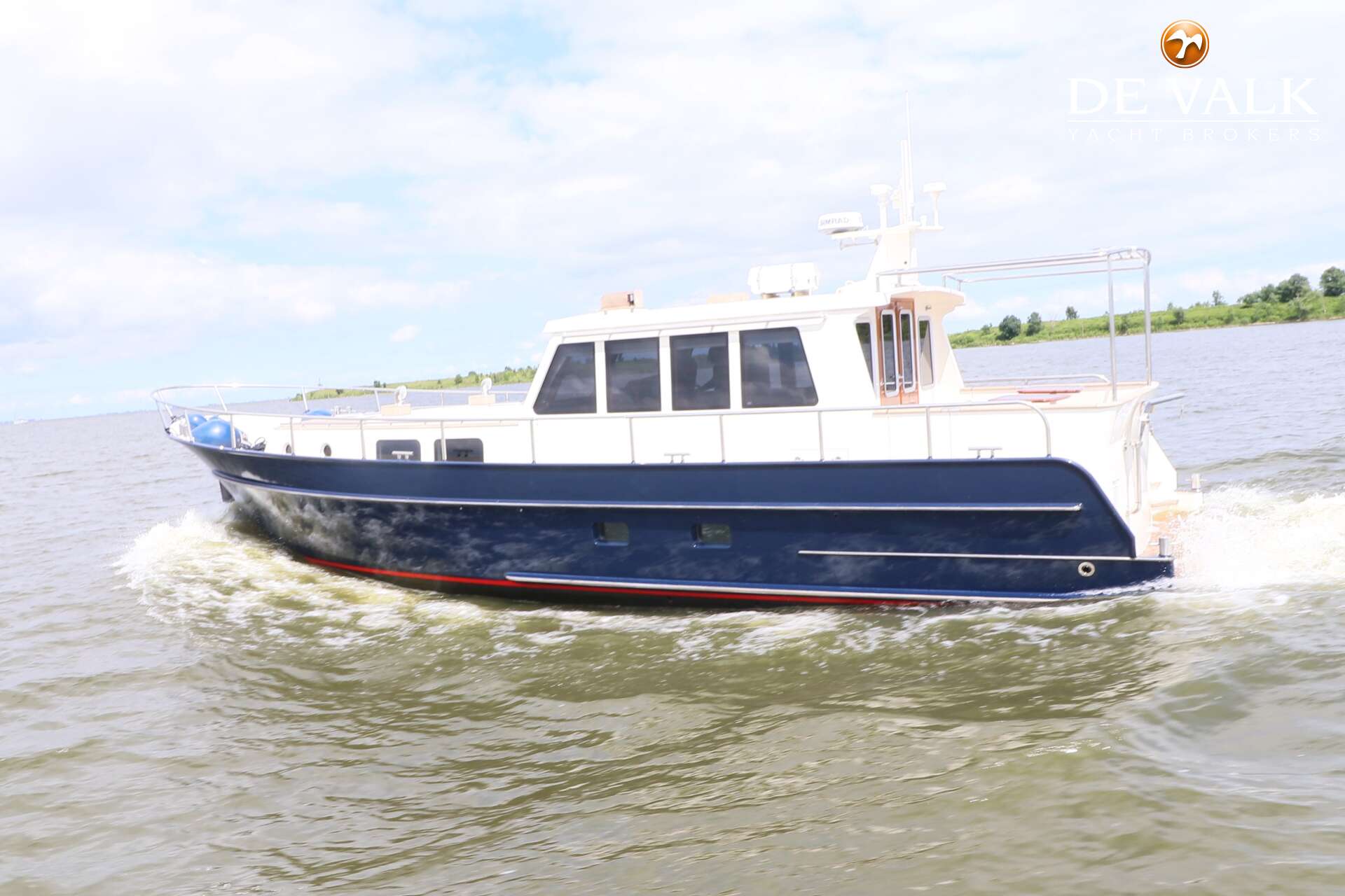 VRIPACK SURVEY 1500 motor yacht for sale | De Valk Yacht broker